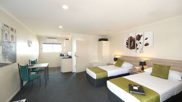 Superior Studio Suite, Accessible