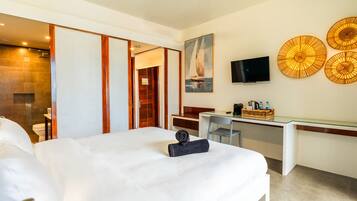 Habitación Deluxe | Caja fuerte, escritorio, espacio para trabajar con un portátil