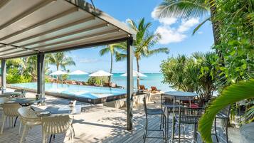 Breakfast, lunch, dinner served; pool views