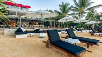 Aan het strand, wit zand