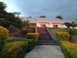 ด้านหน้าที่พัก