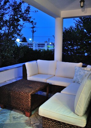 Villa, 2 Bedrooms (Kyra) | Balcony