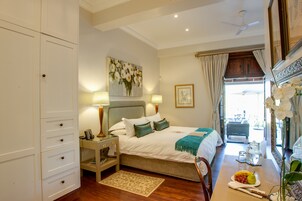 Deluxe Double Room 5 | Egyptian cotton sheets, premium bedding, down comforters, pillowtop beds