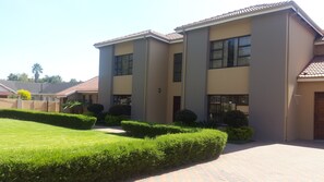 Front of property - Ikaze Guest Lodge (Boksburg)