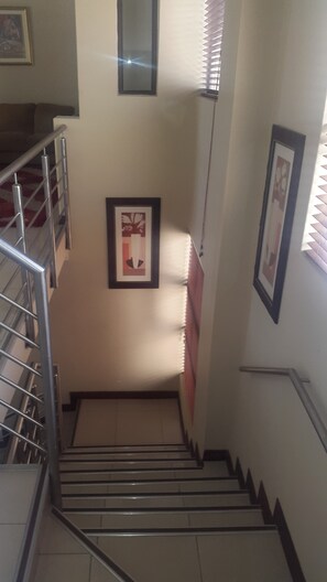 Staircase - Ikaze Guest Lodge (Boksburg)