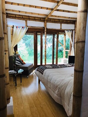 Suite Deluxe | Decoración individual, mobiliario individual, escritorio