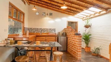 Standard Cabin, 2 Bedrooms | Dining room