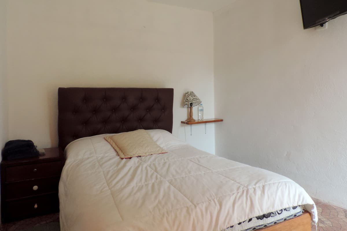 Deluxe Double Room | 1 bedroom, individually decorated, individually furnished, desk