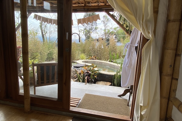 Decoración personalizada, muebles diferentes y escritorio