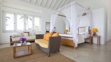 Superior kamer (beach suite) | Luxe beddengoed, een kluis op de kamer, individueel gedecoreerd