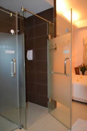 Deluxe Room, 1 Double Bed | Minibar, desk, soundproofing, free WiFi - Nemo Hotel (Da Nang)