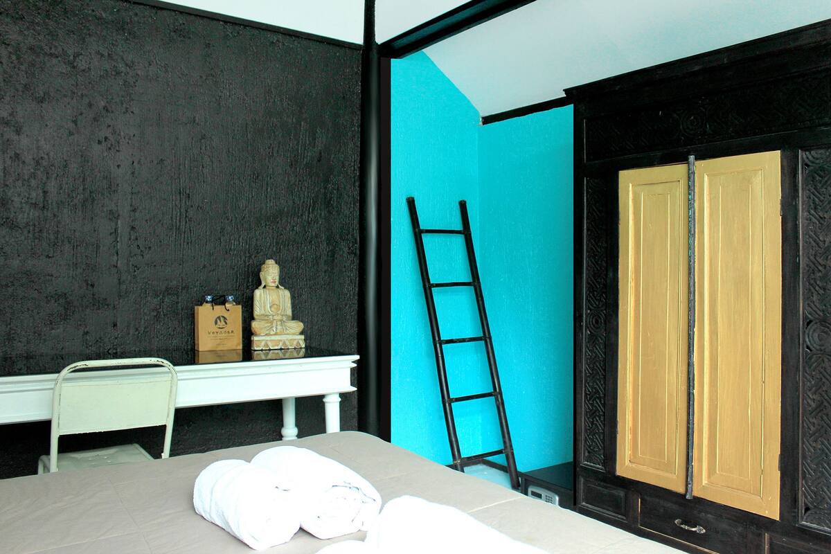 Family Room (Tambura) | Premium bedding, minibar, in-room safe, desk