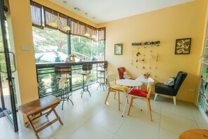 Lobby lounge - Haak Boutique Hotel (Mae Rim)