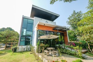 Property entrance - Haak Boutique Hotel (Mae Rim)