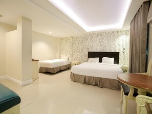 Free WiFi, bed sheets - Vaccinated Staff - Capital O 252 Hotel Euroasia (Angeles City)