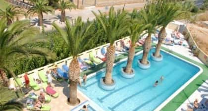 Nikos Hotel