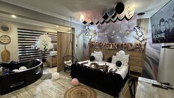 Superior Double or Twin Room, 1 King Bed | Premium bedding, in-room safe, individually decorated