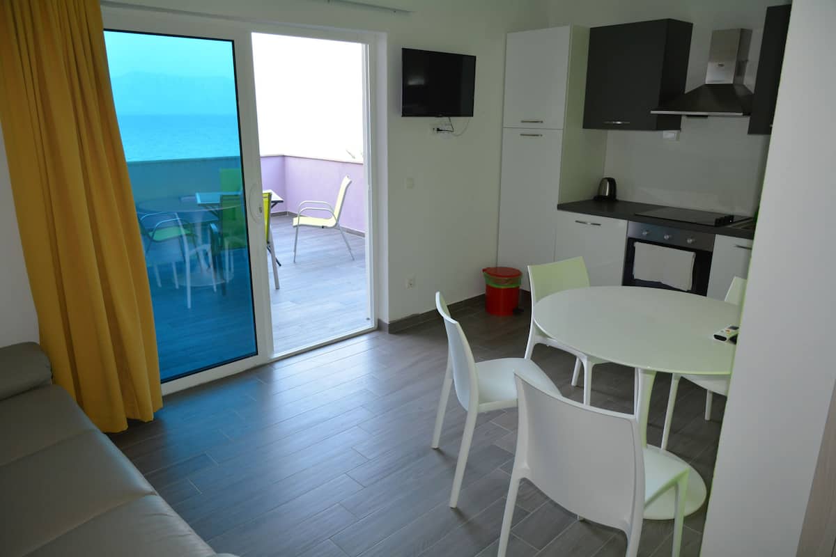 Apartamento standard, 2 quartos, vista parcial para o mar | Escrivaninha, quartos à prova de som, berços (sobretaxa)