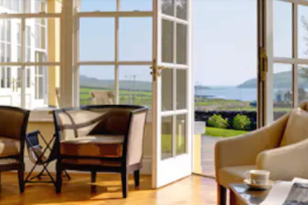Emlagh House