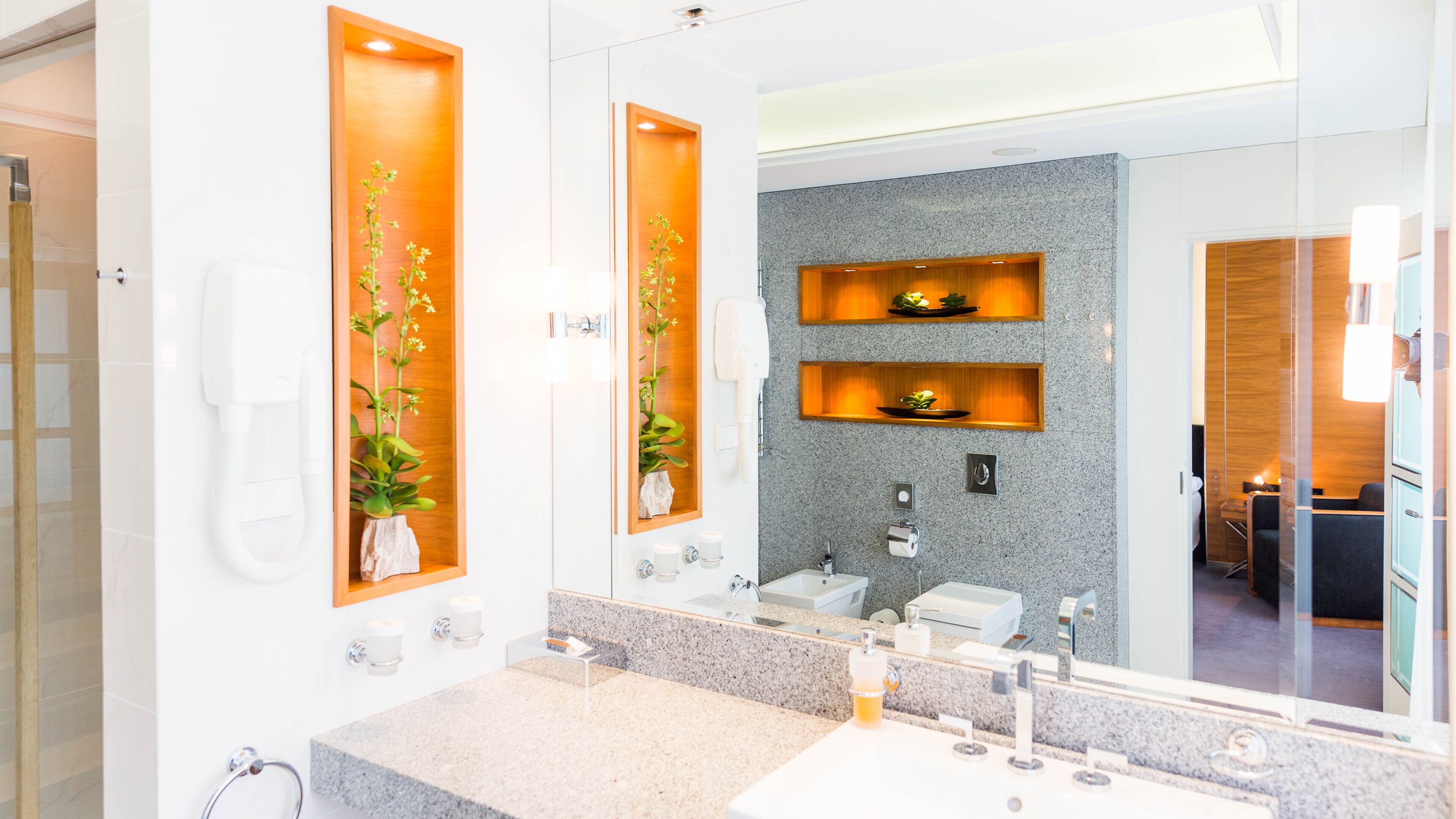 president lennart meri suite | bathroom | shower, hair dryer, towels