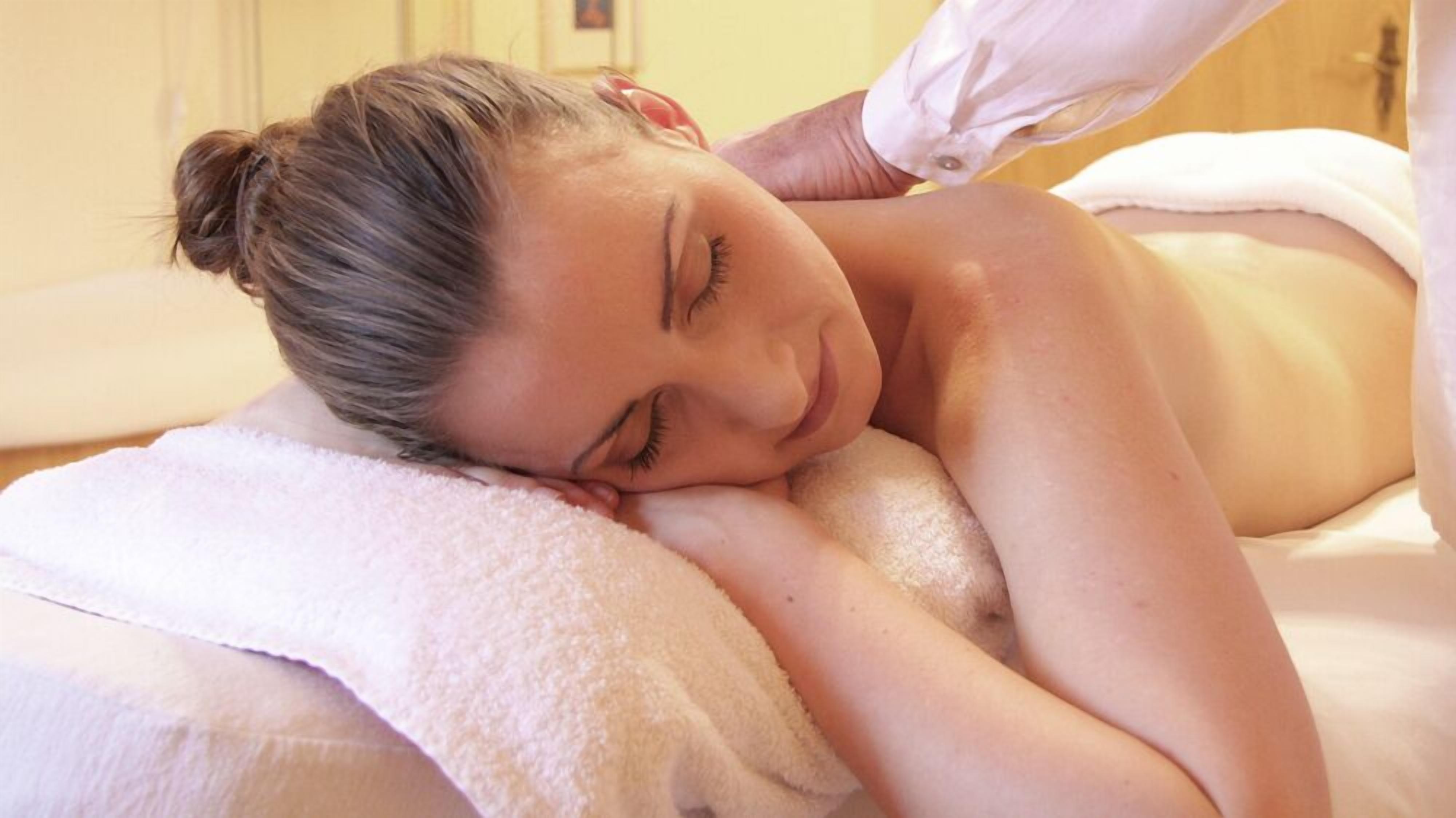 body treatments, swedish massages, body wraps, detox wraps, facials