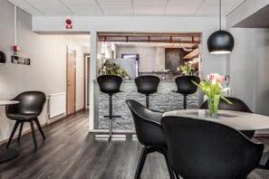 Lobby sitting area - Naran Hotell (Luleå)