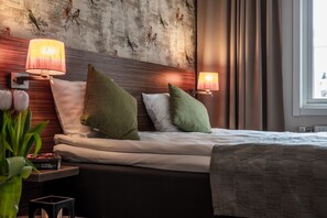 Desk, blackout drapes, free WiFi, bed sheets - Naran Hotell (Luleå)