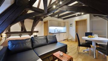 Loft Superior, 1 camera da letto, vista città, sul cortile | Vista dalla camera