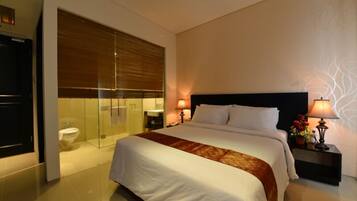 In-room safe, free WiFi