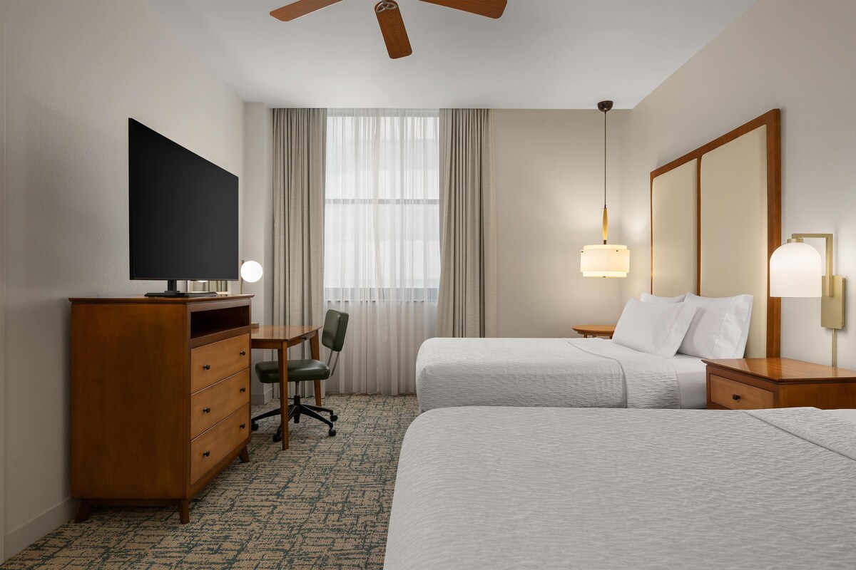 In-room safe, desk, laptop workspace, blackout curtains