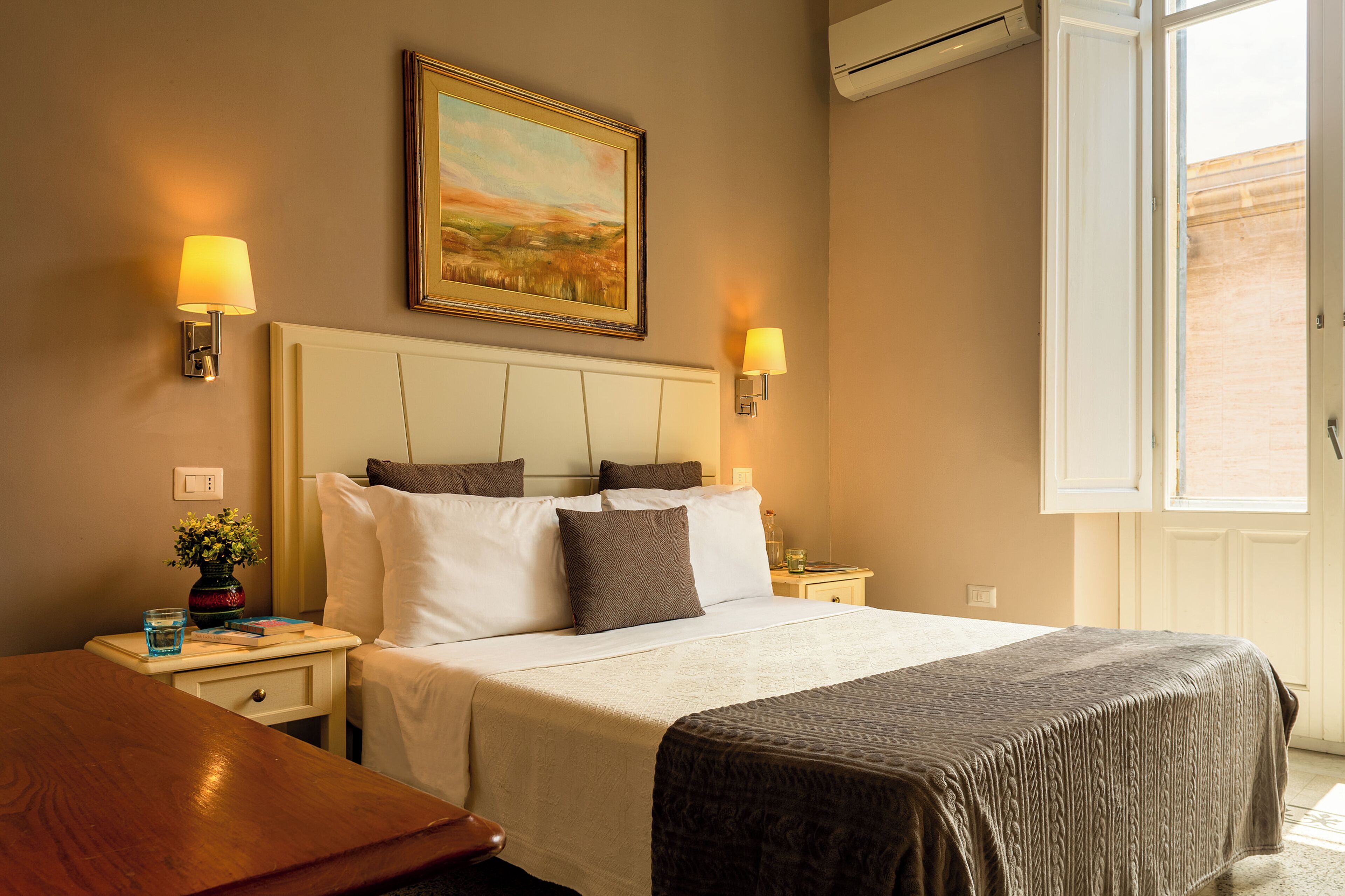 Chambre Double Confort, 1 chambre, réfrigérateur et four à micro-ondes, vue ville