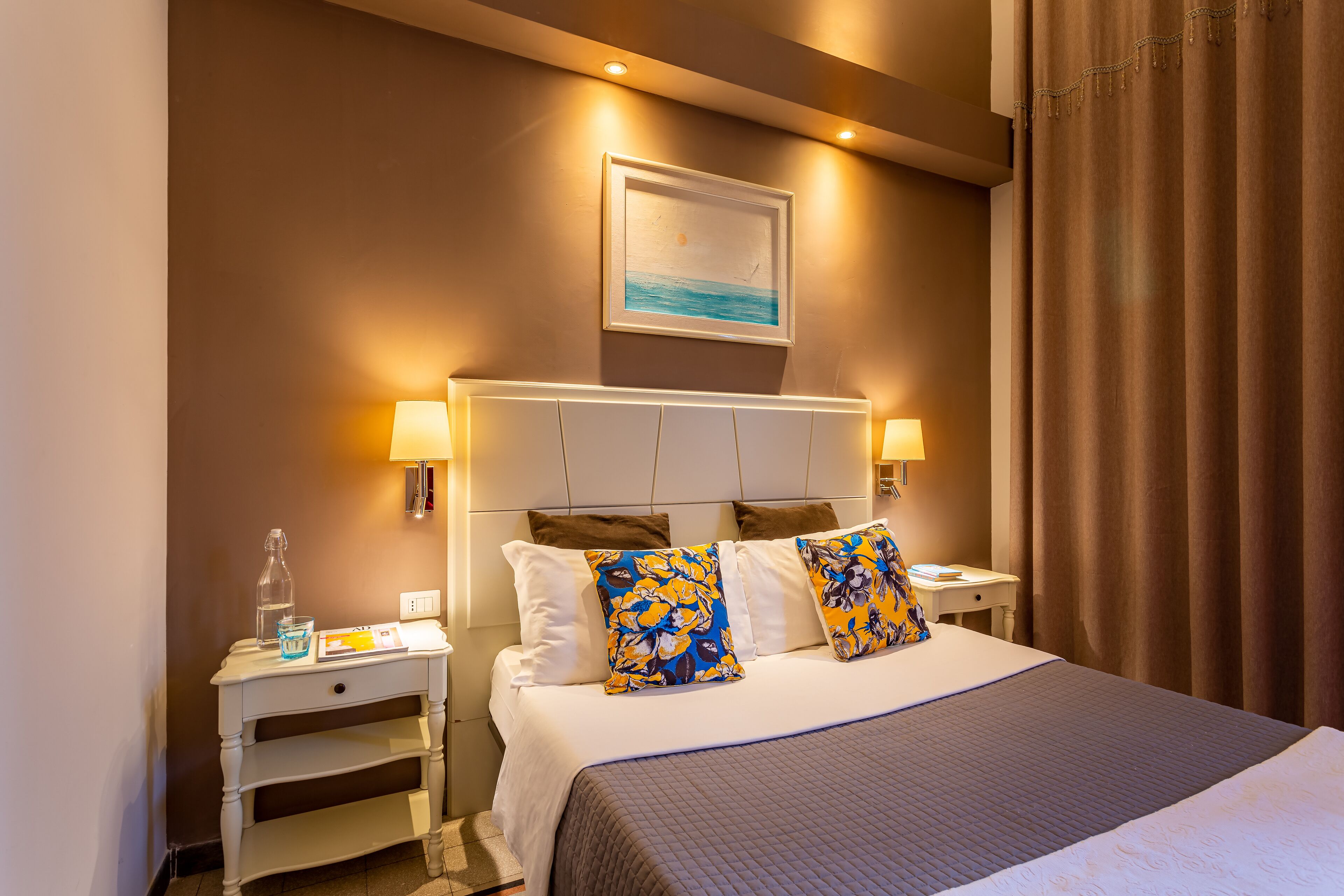 Hochwertige Bettwaren, kostenlose Minibar, Schreibtisch