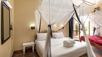Desk, free WiFi, bed sheets