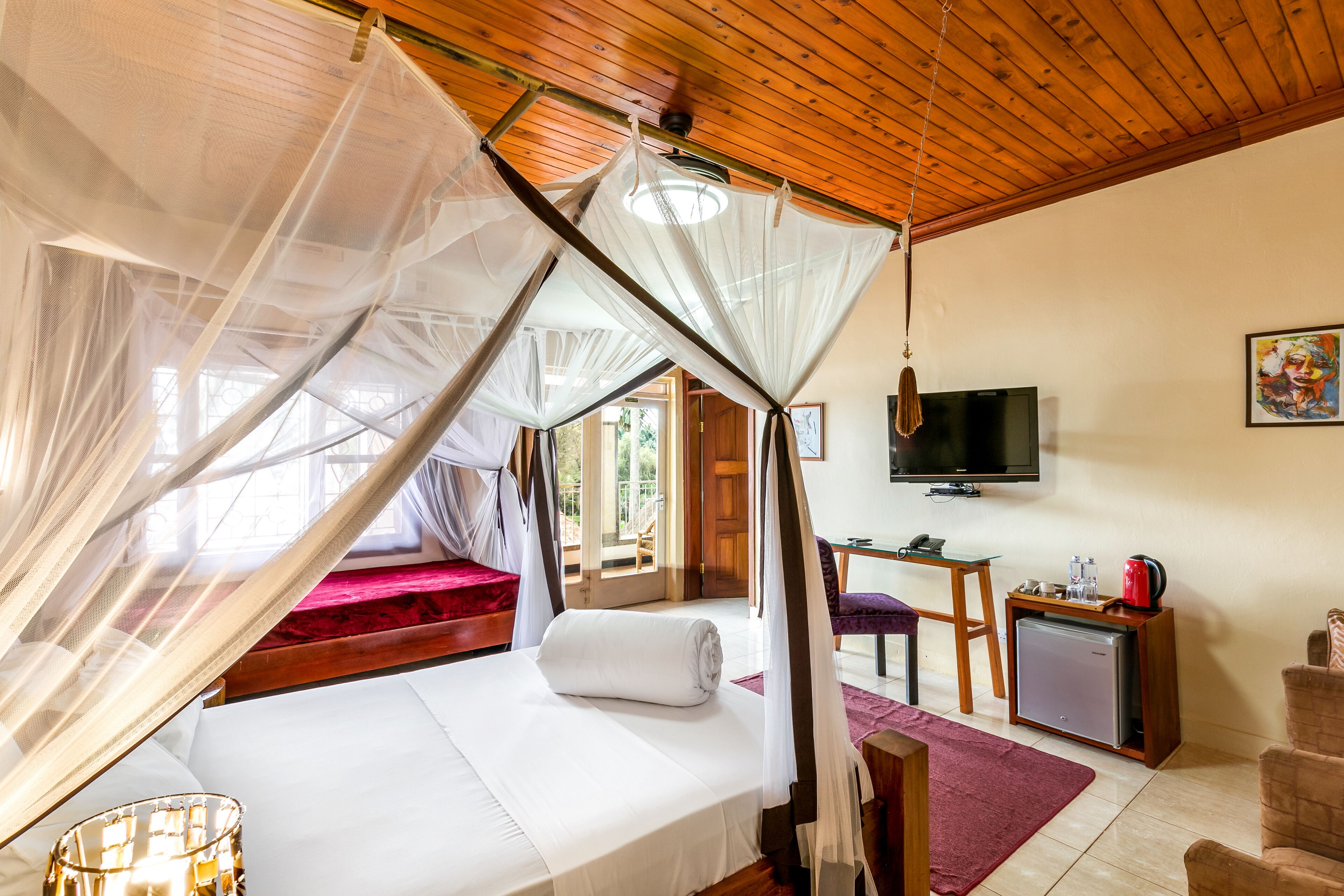 deluxe double room, lake view | desk, free wifi, bed sheets