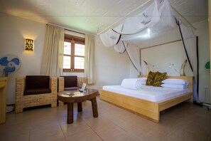 Caja de seguridad en la habitación, escritorio y wifi gratis 