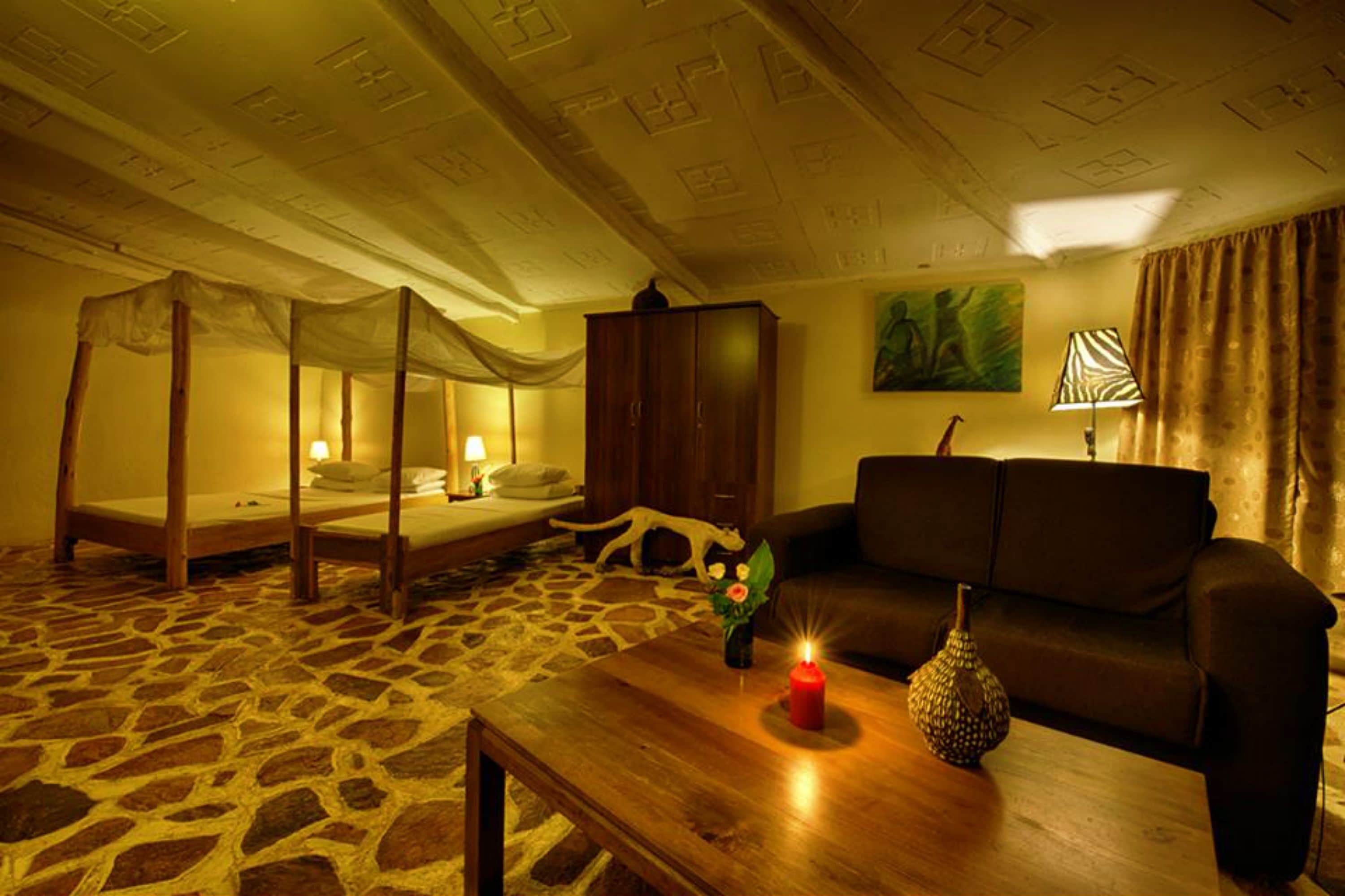 standard twin room | living area | flat-screen tv