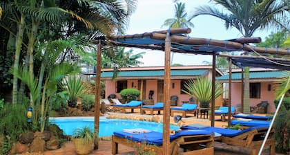 2 Friends Guest House