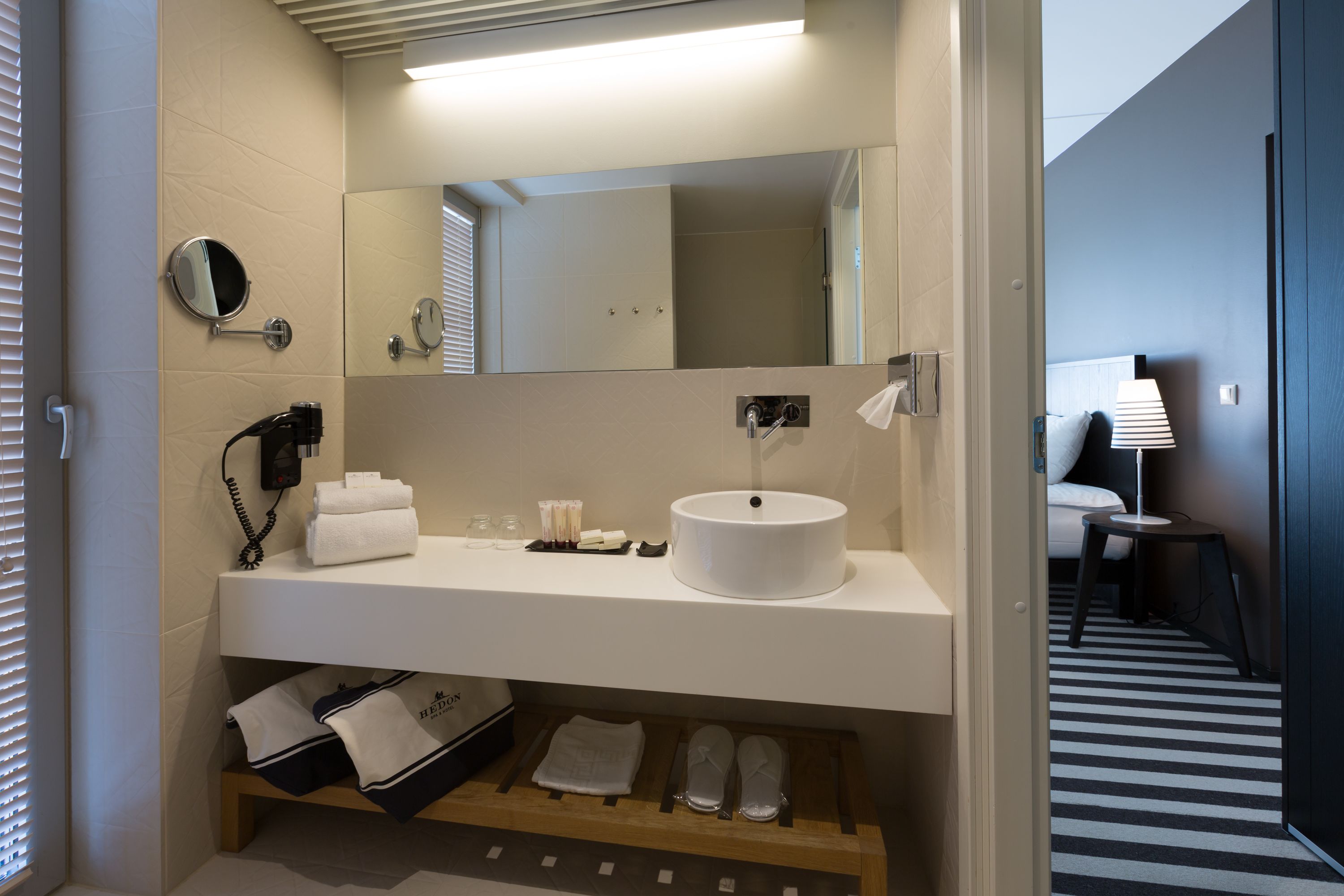 suite (spa access) | bathroom sink