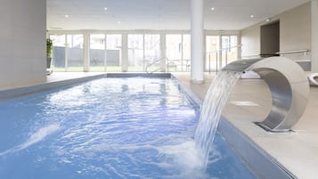 Indoor pool, pool loungers