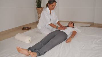 Körperbehandlungen, Gesichtsbehandlungen, Massageanwendungen