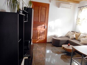 Superior-Studio, 1 Schlafzimmer, Meerblick | Zimmersafe, individuell dekoriert, individuell eingerichtet