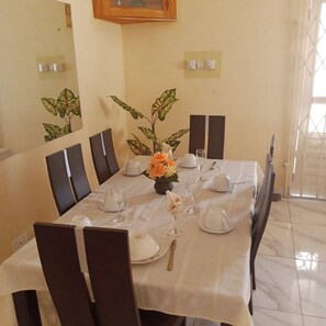 Deluxe Villa, 3 Bedrooms, Kitchen | Dining room