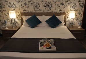 Family Quadruple Room | Premium bedding, minibar, iron/ironing board, free cribs/infant beds - Nobilcasa Suites (Rome)