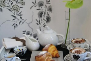 Café da manhã feito na hora todos os dias (EUR 3 por pessoa) 