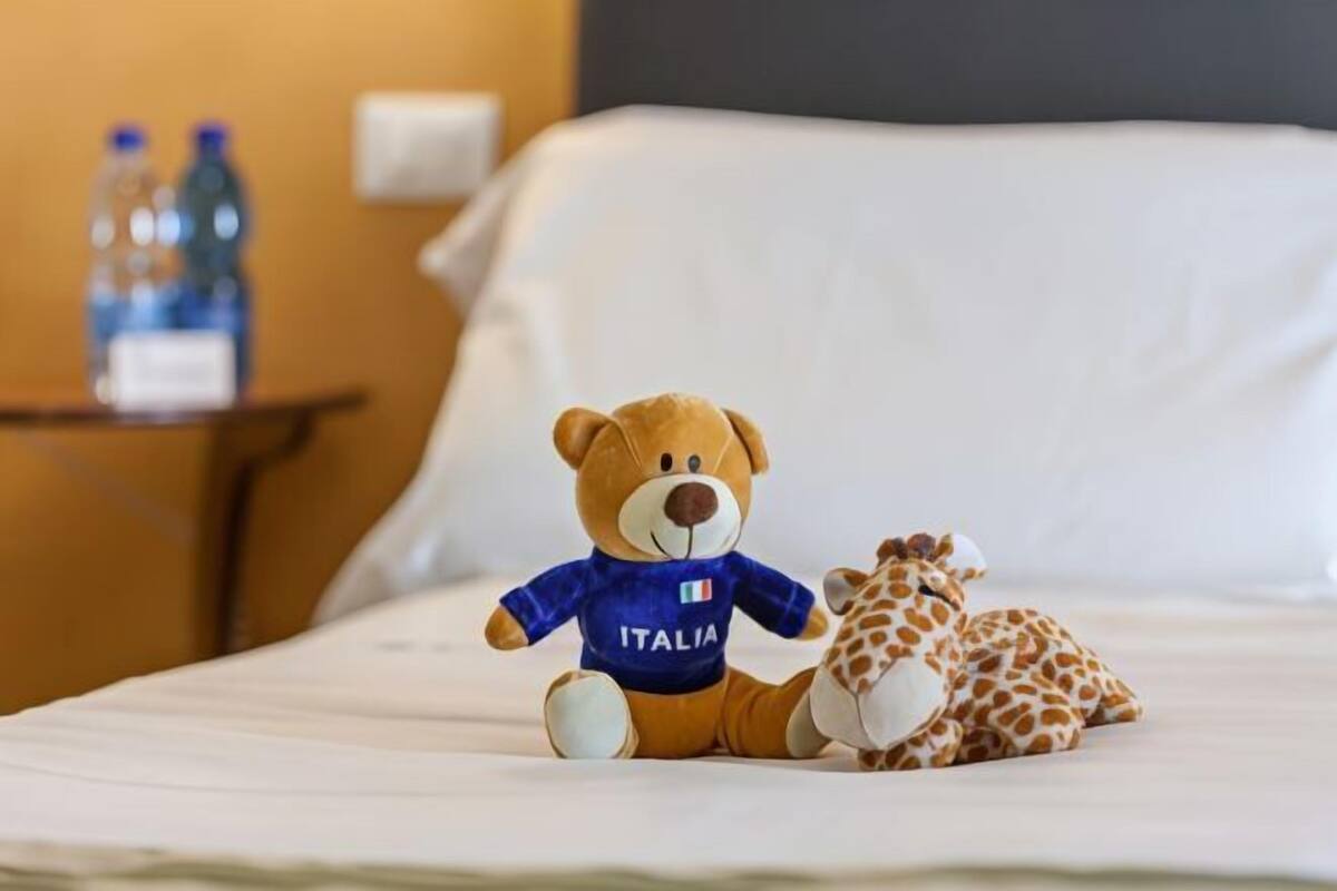 Minibar, in-room safe, cribs (free), WiFi (free)