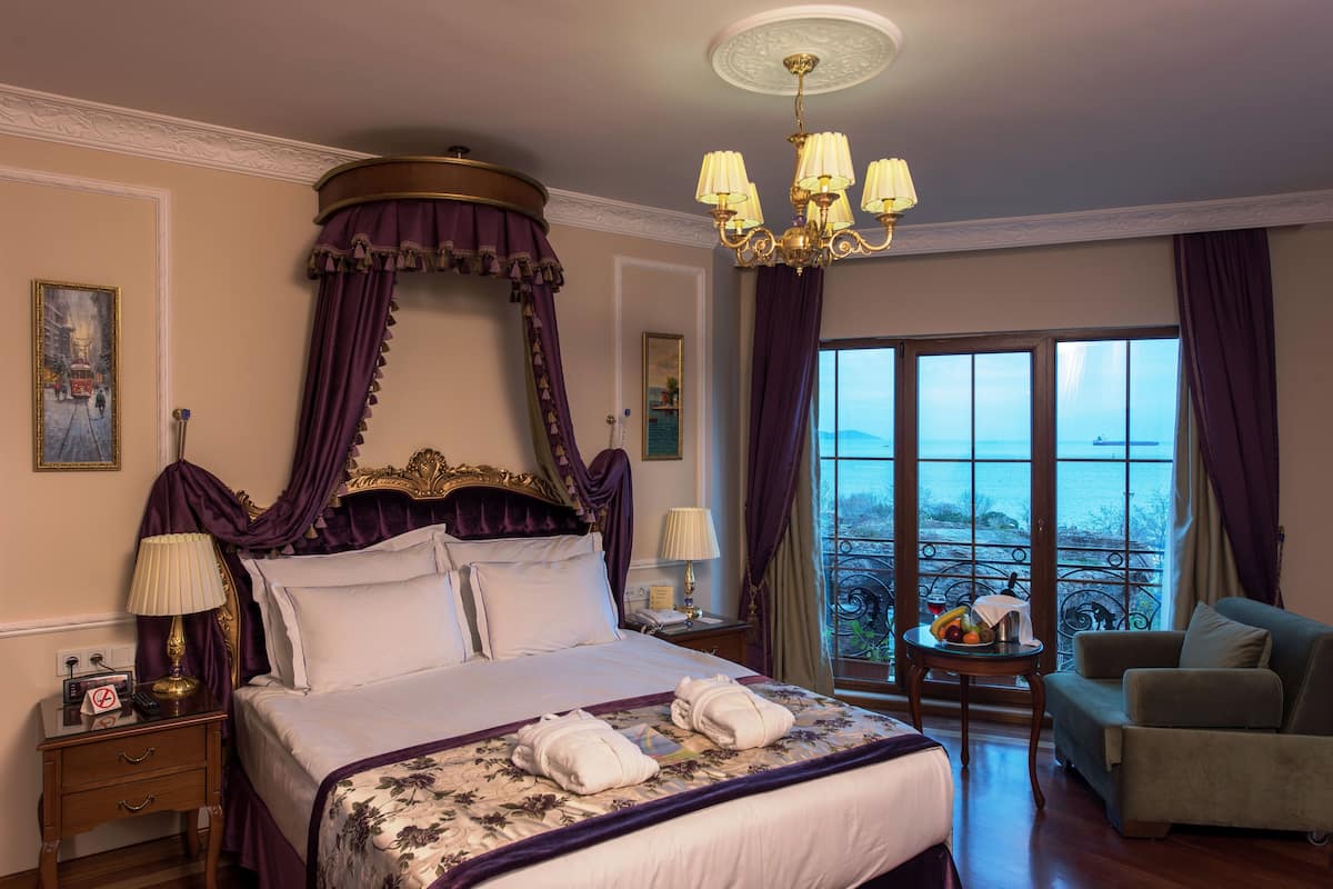 Deluxe Suite, Sea View and Bucoleon Palace View | View from room
