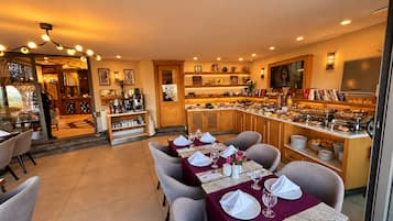 Daily buffet breakfast for a fee