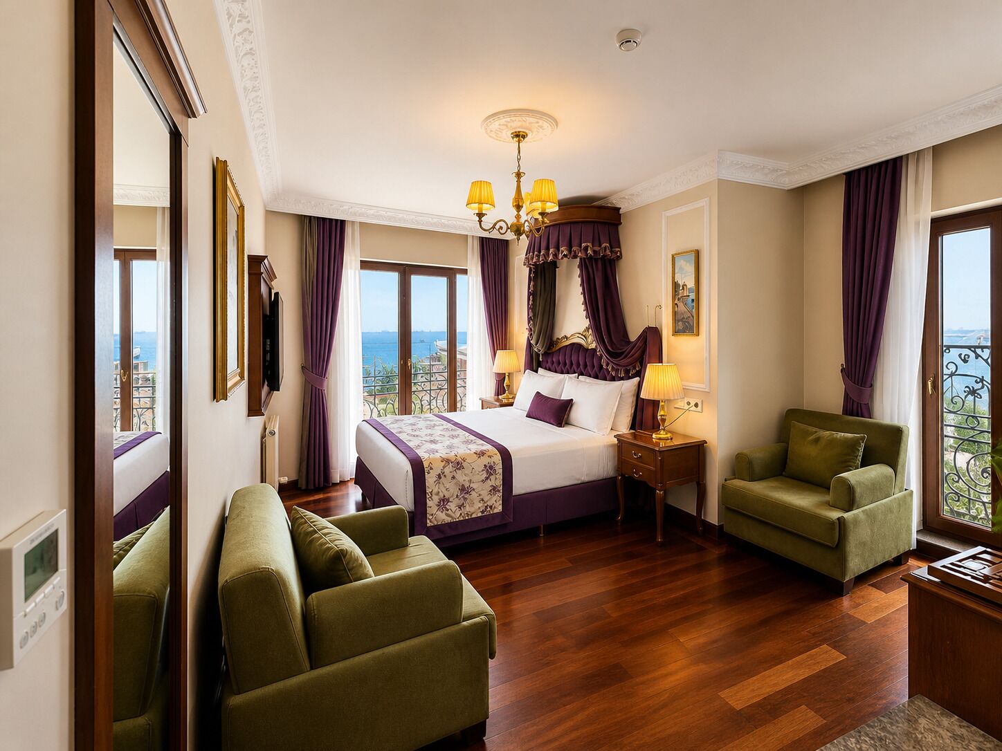 Deluxe Suite, Sea View and Bucoleon Palace View | Biancheria da letto di alta qualità, materassi Select Comfort, minibar