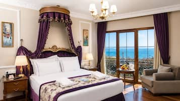 Deluxe Suite, Sea View and Bucoleon Palace View