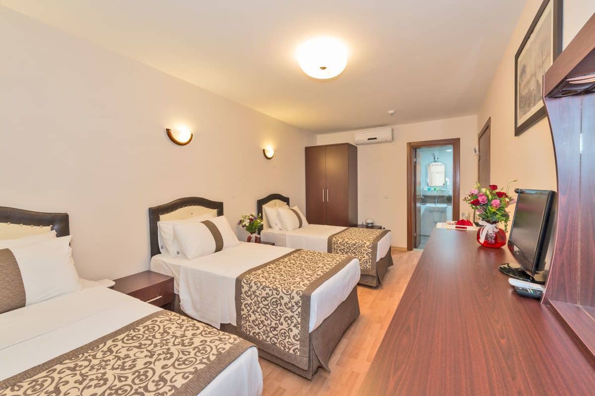 Premium bedding, in-room safe, soundproofing, free WiFi